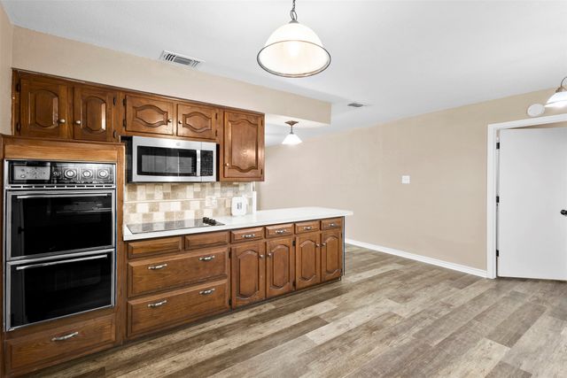 1108 Lakefront Drive, Waxahachie, TX 75165