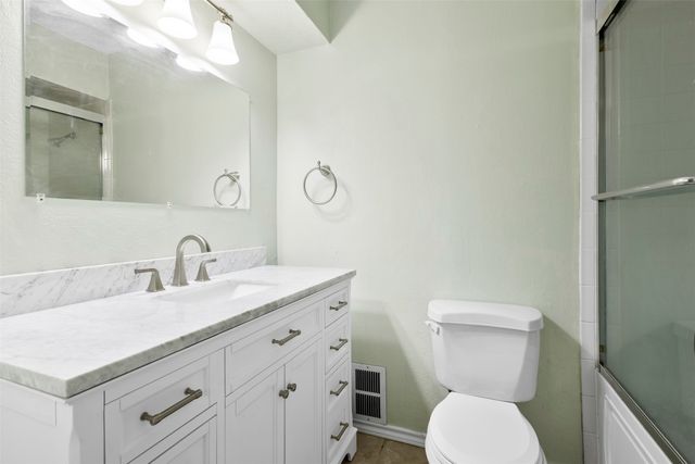 1108 Lakefront Drive, Waxahachie, TX 75165