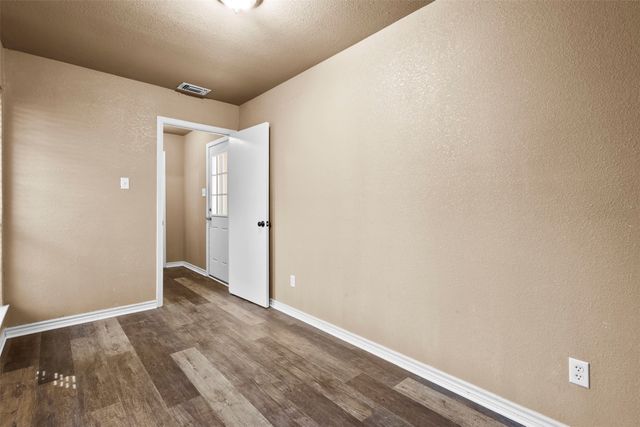 1108 Lakefront Drive, Waxahachie, TX 75165