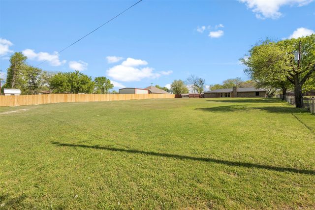 1108 Lakefront Drive, Waxahachie, TX 75165