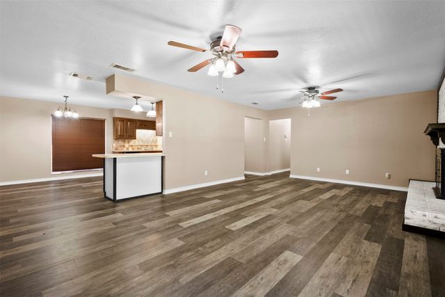 1108 Lakefront Drive, Waxahachie, TX 75165