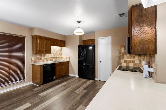 1108 Lakefront Drive, Waxahachie, TX 75165