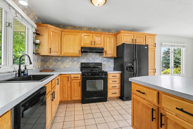 22917 Canary Avenue, Mattawan, MI 49071