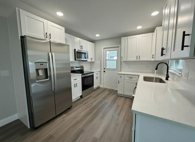 1507 N LAKE VIEW AVENUE, Leesburg, FL 34748