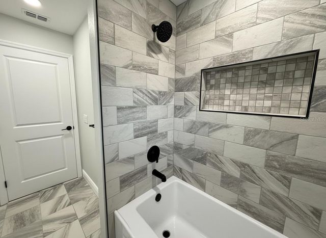 1507 N LAKE VIEW AVENUE, Leesburg, FL 34748