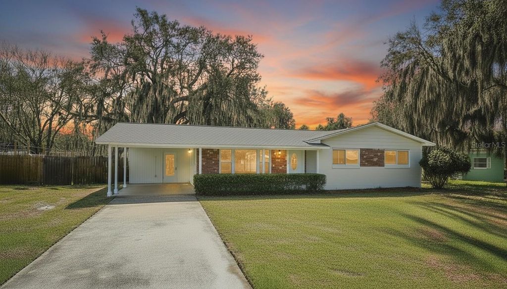 1507 N LAKE VIEW AVENUE, Leesburg, FL 34748