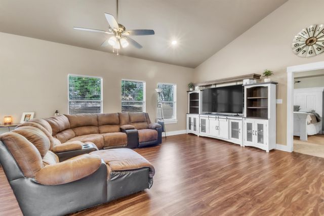 3026 FM 593, Gilmer, TX 75644