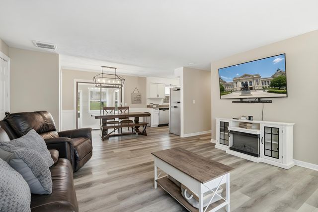 1706 N 16th Street, Ozark, MO 65721