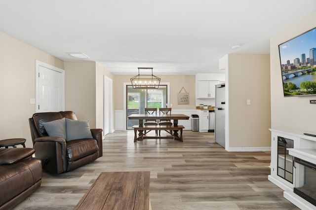 1706 N 16th Street, Ozark, MO 65721