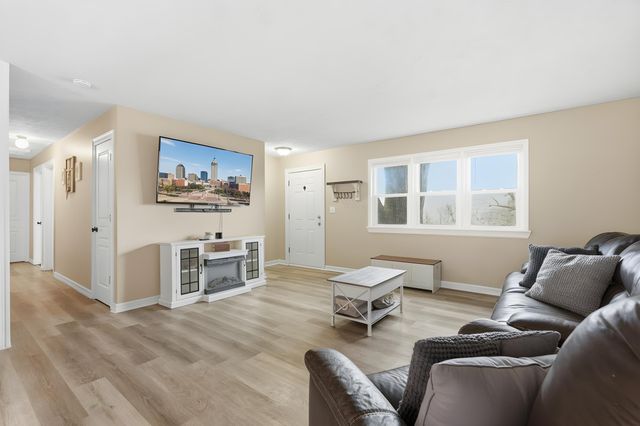 1706 N 16th Street, Ozark, MO 65721