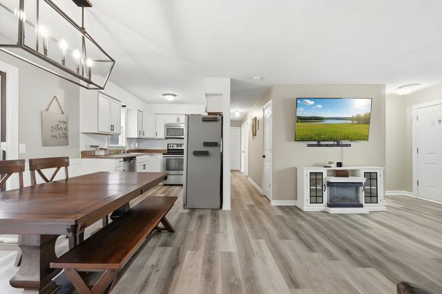 1706 N 16th Street, Ozark, MO 65721