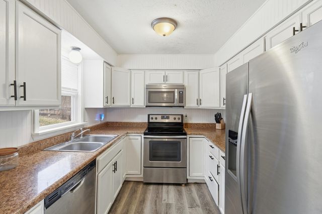 1706 N 16th Street, Ozark, MO 65721