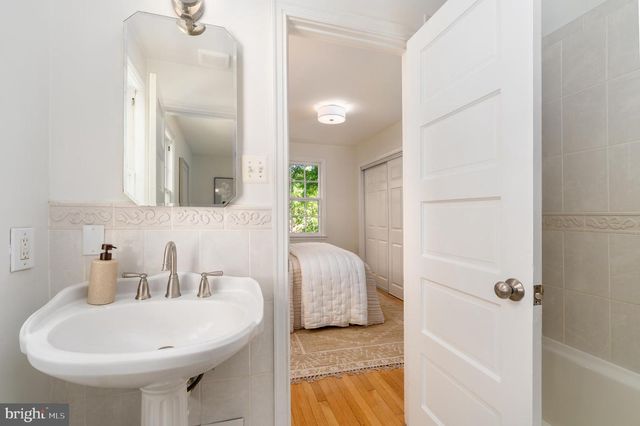 4700 SEDGWICK ST NW, Washington, DC 20016