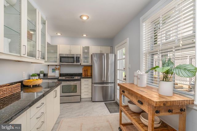4700 SEDGWICK ST NW, Washington, DC 20016