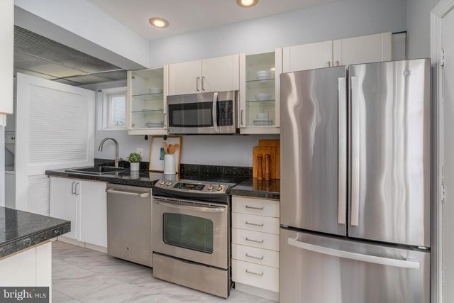 4700 SEDGWICK ST NW, Washington, DC 20016