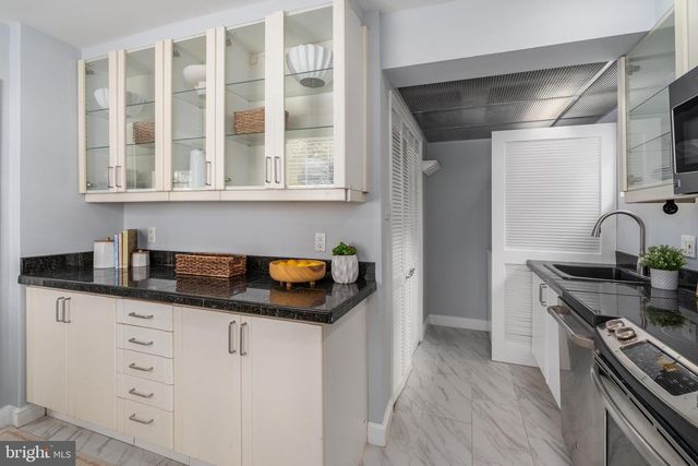 4700 SEDGWICK ST NW, Washington, DC 20016