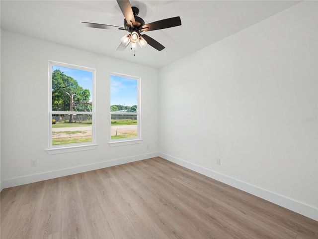 113 Dennis Drive, Azle, TX 76020