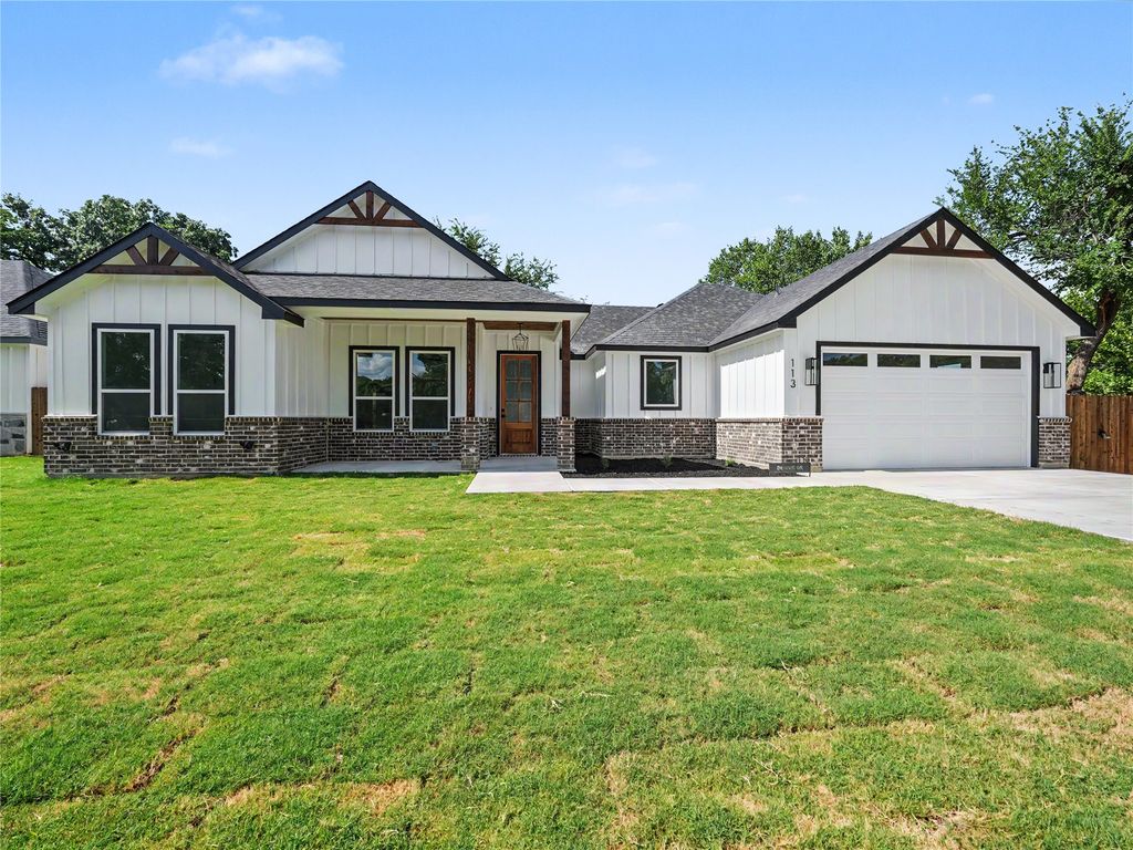 113 Dennis Drive, Azle, TX 76020