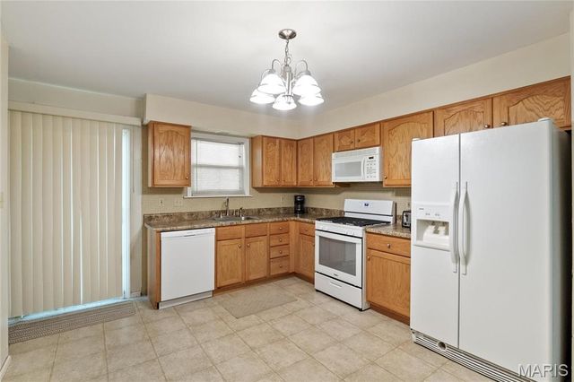 12063 Trampe Heights Lane, St Louis, MO 63138