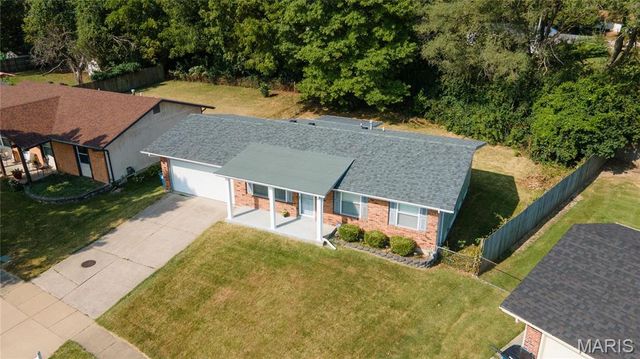 12063 Trampe Heights Lane, St Louis, MO 63138