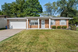 12063 Trampe Heights Lane, St Louis, MO 63138