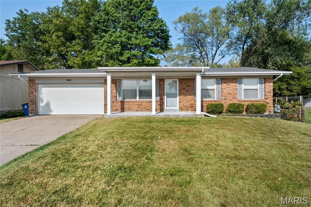 12063 Trampe Heights Lane, St Louis, MO 63138