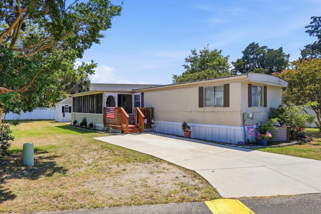 1420 Circle Dr., North Myrtle Beach, SC 29582