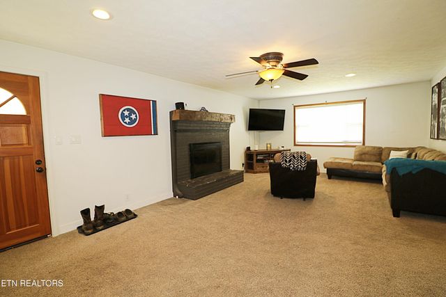 152 Burnett Lane, Oneida, TN 37841