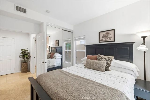 23656 White Oak Court, Newhall, CA 91321