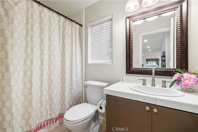 23656 White Oak Court, Newhall, CA 91321