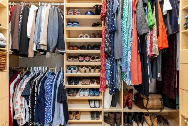 23656 White Oak Court, Newhall, CA 91321