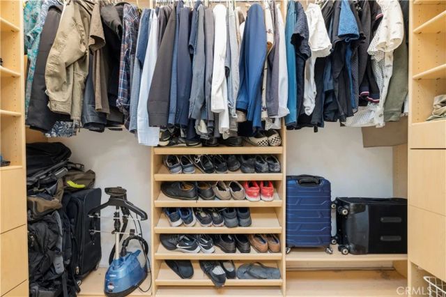 23656 White Oak Court, Newhall, CA 91321