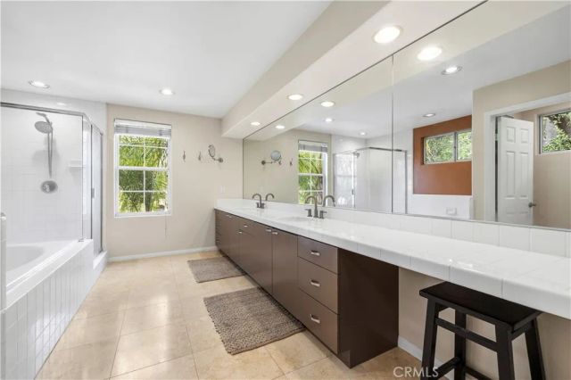 23656 White Oak Court, Newhall, CA 91321