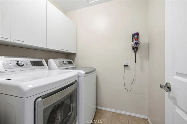 23656 White Oak Court, Newhall, CA 91321