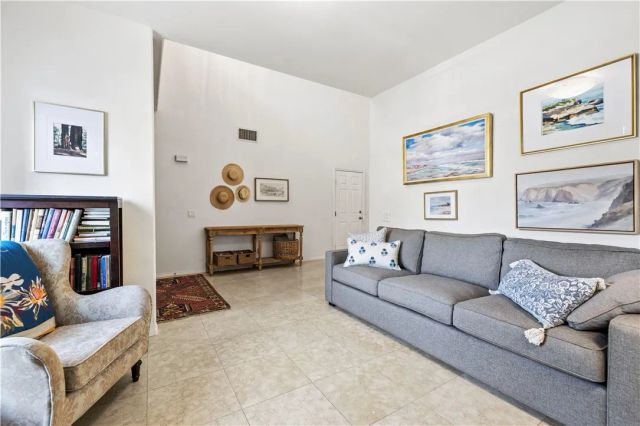 23656 White Oak Court, Newhall, CA 91321