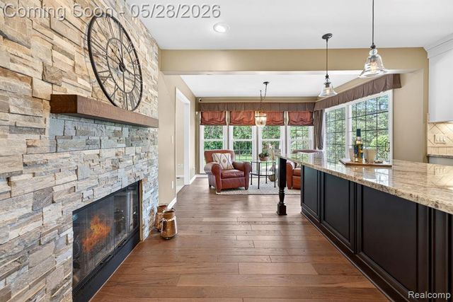 337 Country Club Court, Canton, MI 48188