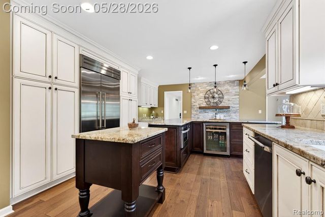 337 Country Club Court, Canton, MI 48188