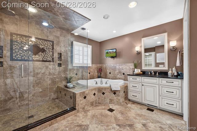 337 Country Club Court, Canton, MI 48188