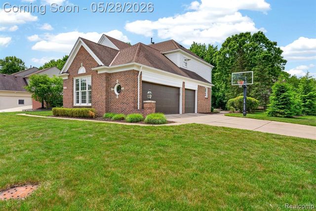 337 Country Club Court, Canton, MI 48188