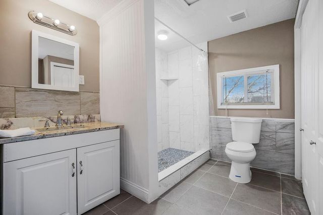 2112 E 36th Street, Kansas City, MO 64109