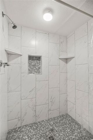 2112 E 36th Street, Kansas City, MO 64109