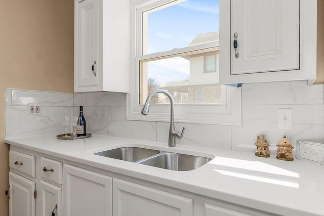 2112 E 36th Street, Kansas City, MO 64109