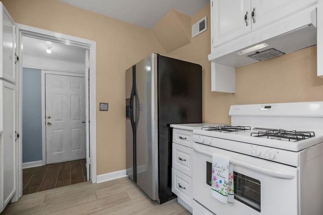 2112 E 36th Street, Kansas City, MO 64109