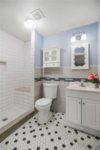 2112 E 36th Street, Kansas City, MO 64109