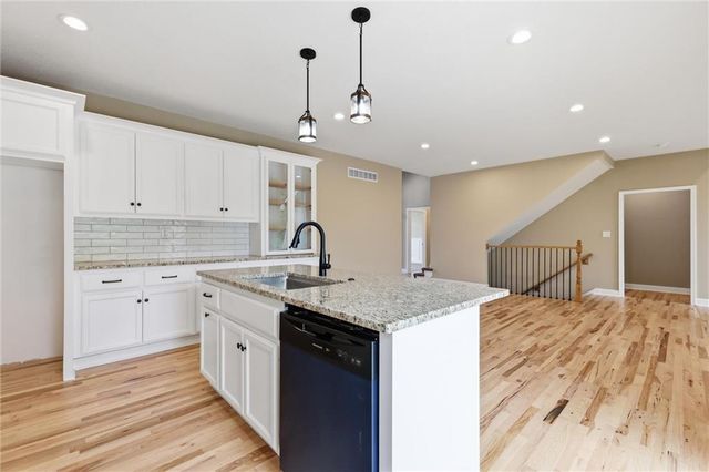 7402 Palmer Avenue, Kansas City, MO 64133