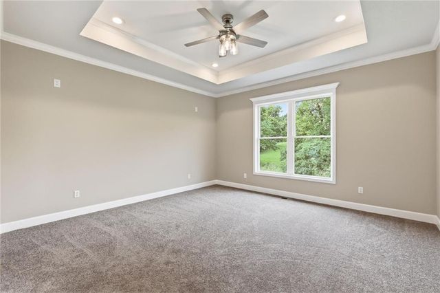 7402 Palmer Avenue, Kansas City, MO 64133