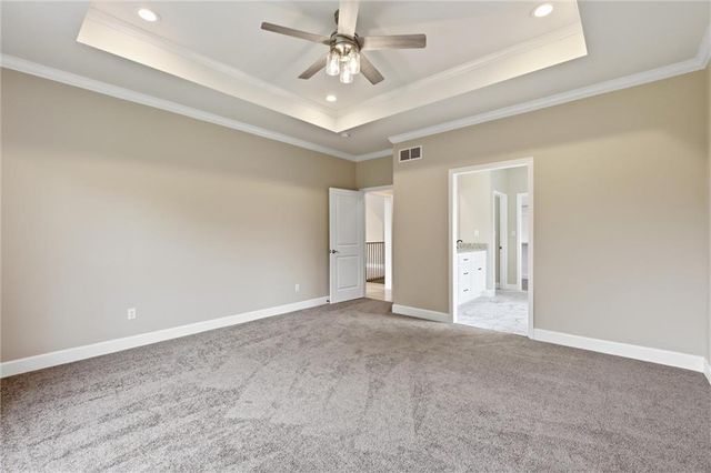 7402 Palmer Avenue, Kansas City, MO 64133