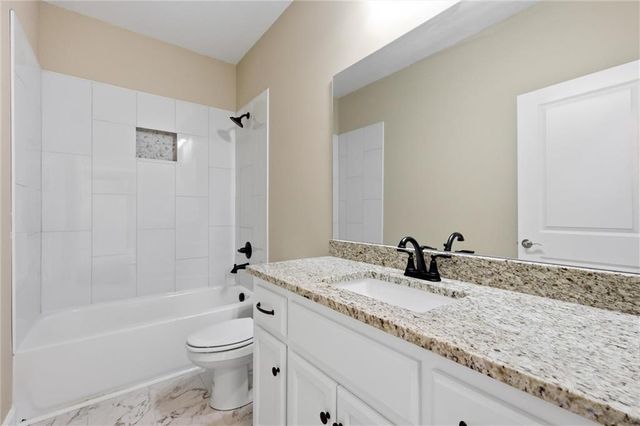 7402 Palmer Avenue, Kansas City, MO 64133