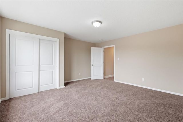 7402 Palmer Avenue, Kansas City, MO 64133