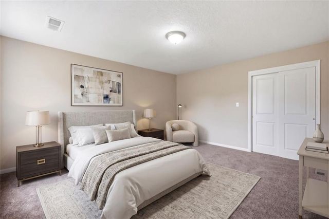 7402 Palmer Avenue, Kansas City, MO 64133